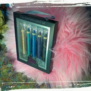 BNIB 5 PIECE GLAM CHICK EYESHADOW PENCIL SETS